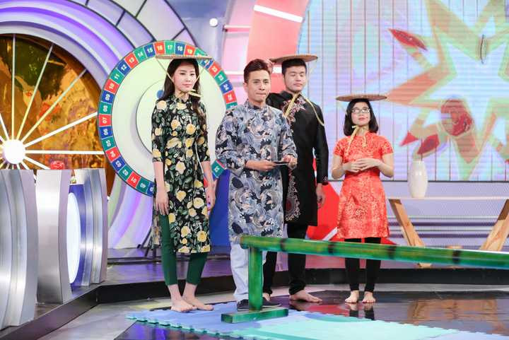 Chia sẻ về lý do trên, Nam Em cho biết: “Mặc dù Nam Em cũng không khá giả gì, nhưng với chút tấm lòng của mình, hi vọng những trẻ em sẽ có cái tết ấm áp hơn. Đây cũng là tâm nguyện đem đến chút gì đó cho mọi người nhân dịp tết đến, xuân về”.