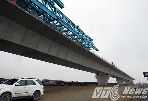 Nhiều nhịp đã được lao lắp hoàn chỉnh