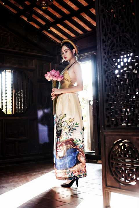 Với chiều cao nổi bật, khuôn mặt đẹp và rất điện ảnh, hao hao nhan sắc của “ảnh hậu” Đỗ Hải Yến, hi vọng trong năm 2016 Diệu Linh sẽ gây bất ngờ với nhiều dự án mới, đặc biệt ở lĩnh vực điện ảnh.