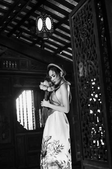 Với chiều cao nổi bật, khuôn mặt đẹp và rất điện ảnh, hao hao nhan sắc của “ảnh hậu” Đỗ Hải Yến, hi vọng trong năm 2016 Diệu Linh sẽ gây bất ngờ với nhiều dự án mới, đặc biệt ở lĩnh vực điện ảnh.