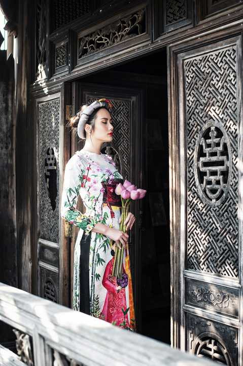 Với chiều cao nổi bật, khuôn mặt đẹp và rất điện ảnh, hao hao nhan sắc của “ảnh hậu” Đỗ Hải Yến, hi vọng trong năm 2016 Diệu Linh sẽ gây bất ngờ với nhiều dự án mới, đặc biệt ở lĩnh vực điện ảnh.