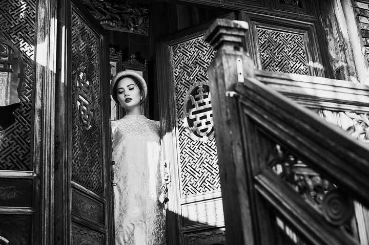 Với chiều cao nổi bật, khuôn mặt đẹp và rất điện ảnh, hao hao nhan sắc của “ảnh hậu” Đỗ Hải Yến, hi vọng trong năm 2016 Diệu Linh sẽ gây bất ngờ với nhiều dự án mới, đặc biệt ở lĩnh vực điện ảnh.