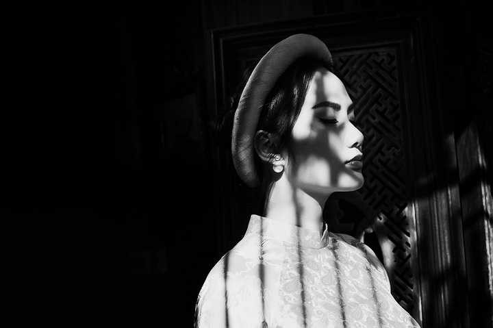 Với chiều cao nổi bật, khuôn mặt đẹp và rất điện ảnh, hao hao nhan sắc của “ảnh hậu” Đỗ Hải Yến, hi vọng trong năm 2016 Diệu Linh sẽ gây bất ngờ với nhiều dự án mới, đặc biệt ở lĩnh vực điện ảnh.