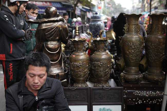 Hầu hết là đồ giả cổ nhưng được chế tác khá tinh xảo