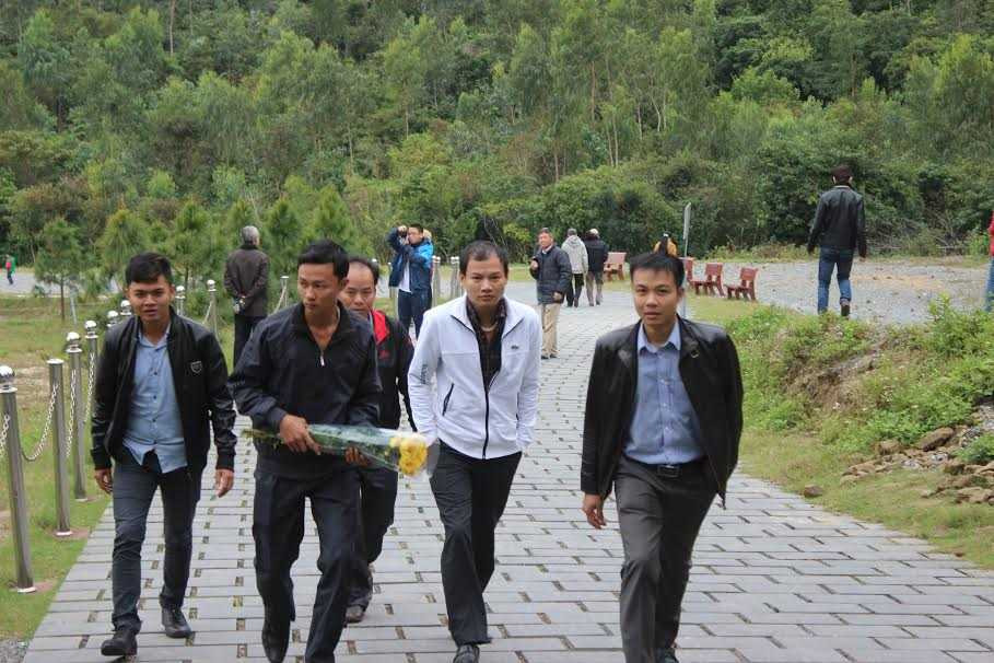 Ngàn người viếng mộ Đại tướng Võ Nguyên Giáp dịp cuối năm