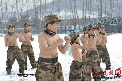 Đội quân nhí phải tập luyện trong cái rét 0 độ