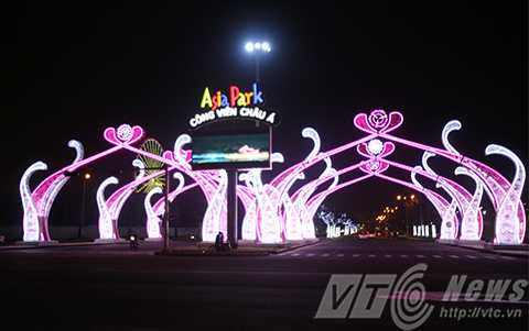 Đường phố Đà Nẵng, rực rỡ, đêm giao thừa