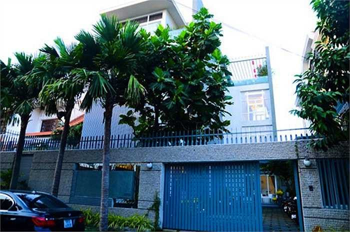 Trương Ngọc Ánh và con gái Bảo Tiên.