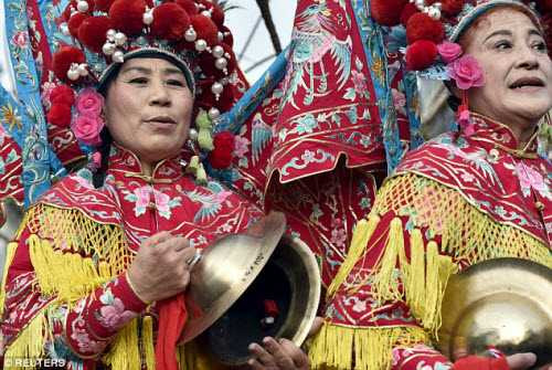 Không khí Tết rộn ràng tại khu phố Chinatown ở Bussels, Bỉ.