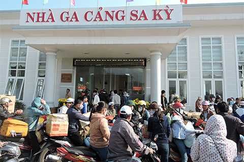 Lý Sơn, tàu Cảnh sát biển, du khách, mắc kẹt, biển động, về quê ăn Tết