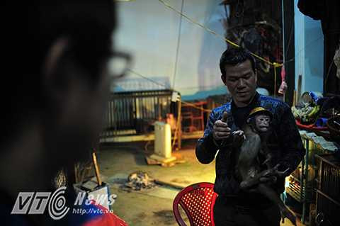 Một diễn viên xiếc khỉ muốn “thuần hóa” được khỉ phải thật sự yêu thích chúng