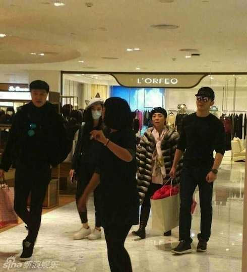 Phạm Băng Băng - Lý thần bị bắt gặp đi mua sắm cùng nhau.