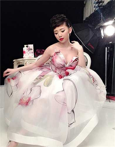 Tóc Tiên luôn biết biến hóa bản thân mình để tạo sự mới mẻ.