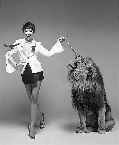 Thời điểm còn ở Mỹ, Tóc Tiên thường biểu diễn trong các chương trình của người Việt tại nước ngoài