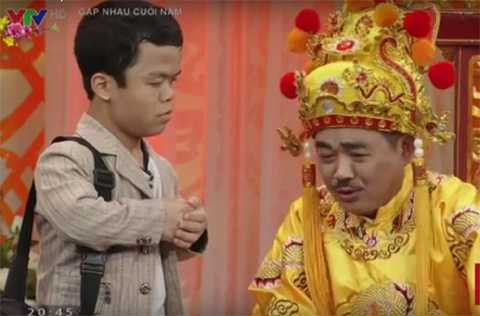 Vai người lùn gây tranh cãi trong Táo Quân 2016
