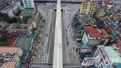 Hầm chui Thanh Xuân, dài 980 m, được khởi công từ tháng 6/2014 tại ngã tư Nguyễn Trãi - Khuất Duy Tiến (quận Thanh Xuân, Hà Nội). Hầm có tổng mức đầu tư 500 tỷ đồng, sử dụng vốn ODA Nhật Bản.