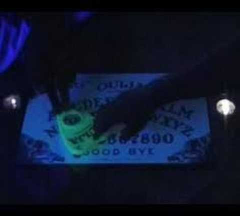 Gọi hồn người chết là một phong tục từ lâu đời