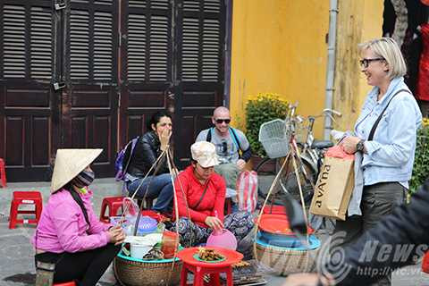 Du lịch Tết, Hội An, Khách nước ngoài, thích thú, ẩm thực