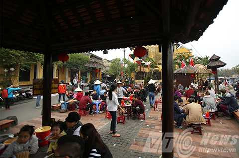 Du lịch Tết, Hội An, Khách nước ngoài, thích thú, ẩm thực