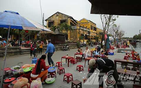 Du lịch Tết, Hội An, Khách nước ngoài, thích thú, ẩm thực