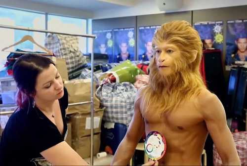 Để hóa thân thành Tôn Ngộ Không, Quách Phú Thành phải mất 7 tiếng mỗi ngày cho công đoạn hóa trang.