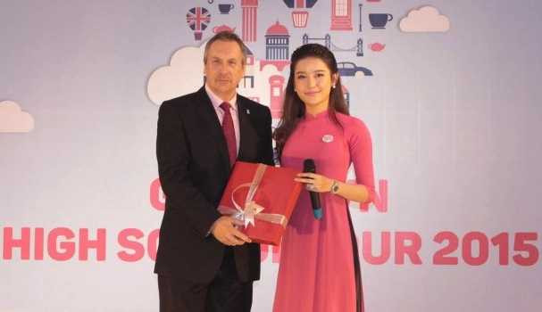 Cô là khách mời quen thuộc tại những sự kiện giáo dục.