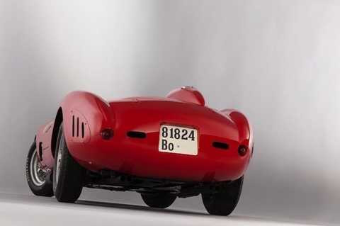 Chỉ có tổng cộng 4 chiếc siêu xe Ferrari 335S Scaglietti với động cơ 390 mã lực V12 được tạo ra. Tuy nhiên nhờ có một quá khứ huy hoàng, chiếc 335S Scaglietti này đã trở thành chiếc xe đắt nhất Thế giới ngày nay. 