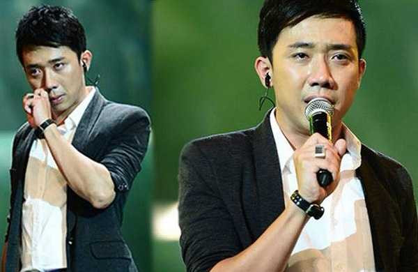 Chính vì thế, những giây phút ấy, khán giả như cũng lặng đi cùng Trấn Thành