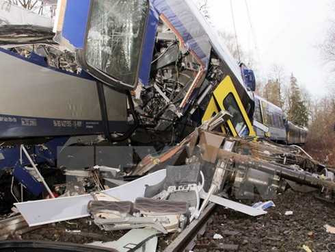 Hiện trường vụ tai nạn tàu điện