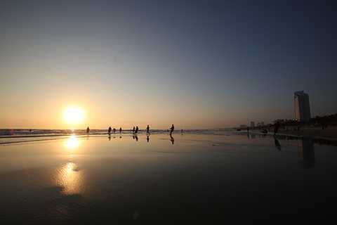 Đà Nẵng, bãi biển, đẹp nhất hành tinh, xứ sở, biển Mỹ Khê, Nam Ô, Non Nước, 5 sao