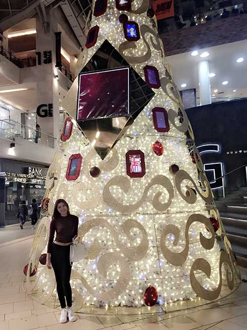 Nữ du học sinh Việt cao như siêu mẫu kể chuyện đón Tết