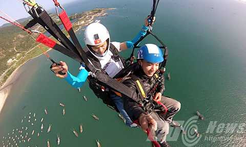 Lên Sơn Trà, bay, dù lượn, ngắm Đà Nẵng, từ trên cao