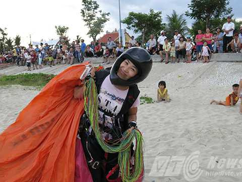 Lên Sơn Trà, bay, dù lượn, ngắm Đà Nẵng, từ trên cao