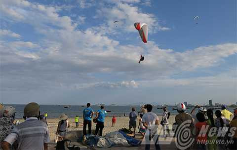 Lên Sơn Trà, bay, dù lượn, ngắm Đà Nẵng, từ trên cao