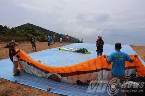 Lên Sơn Trà, bay, dù lượn, ngắm Đà Nẵng, từ trên cao