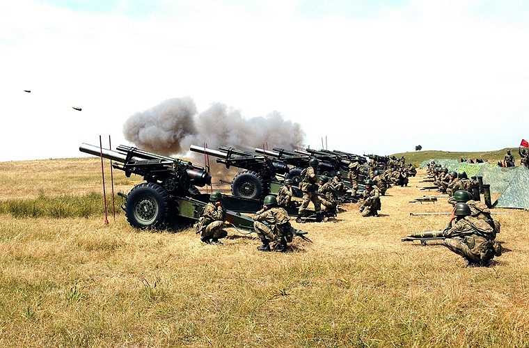 Lựu pháo xe kéo M114 155mm được phát triển bởi hãng Rock Island Arsenal (Mỹ) từ trong Chiến tranh Thế giới thứ 2, sản xuất với số lượng tới 10.300 khẩu từ 1941-1953. Suốt hàng chục năm, M114 155mm từng nắm giữ vai trò quan trong trọng lực lượng pháo binh Mỹ và đồng minh. 