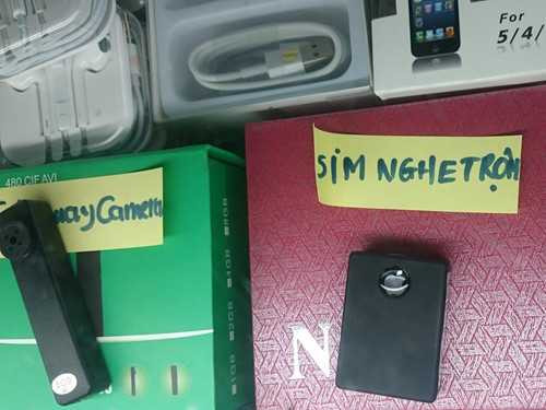 Các thiết bị gián điệp được bày bán rất nhiều ở chợ vùng biên - Ảnh: Nam Anh