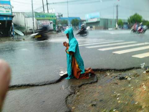 Tranh thủ Tết, sư giả, ung dung, lừa tiền, dân lành