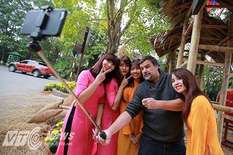 Chương trình hội hoa xuân sẽ tiếp tục kéo dài từ ngày mùng 2 đến ngày mùng 7 tết âm lịch.