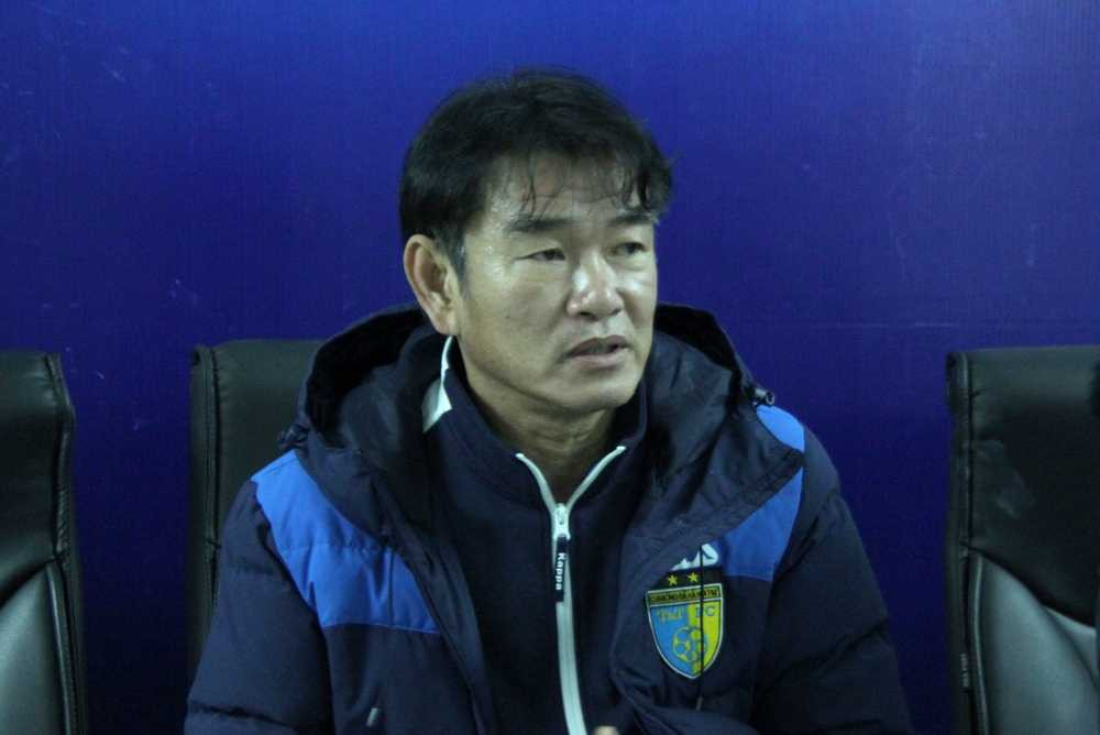 HLV Phan Thanh Hùng từ chức HLV Hà Nội T&T