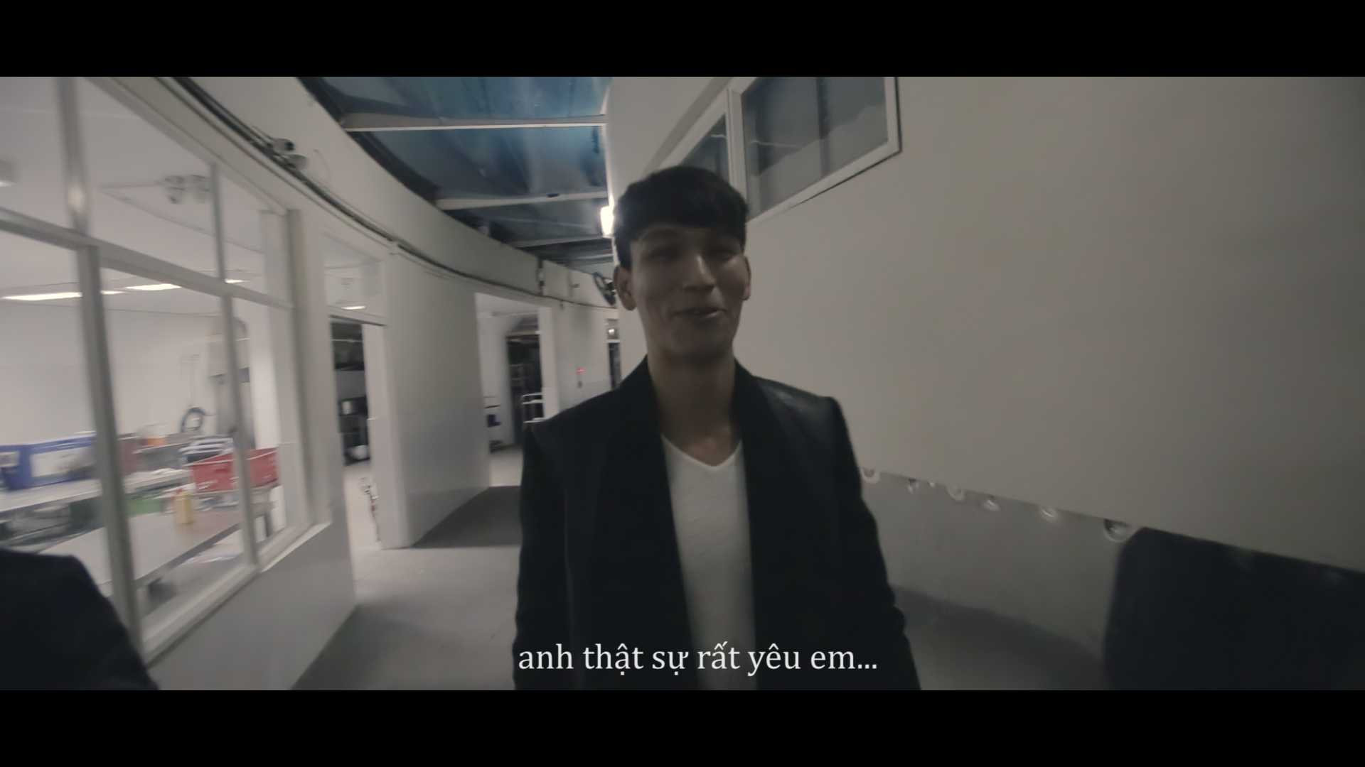 Hải tỏ ra khá lo lắng và hồi hộp