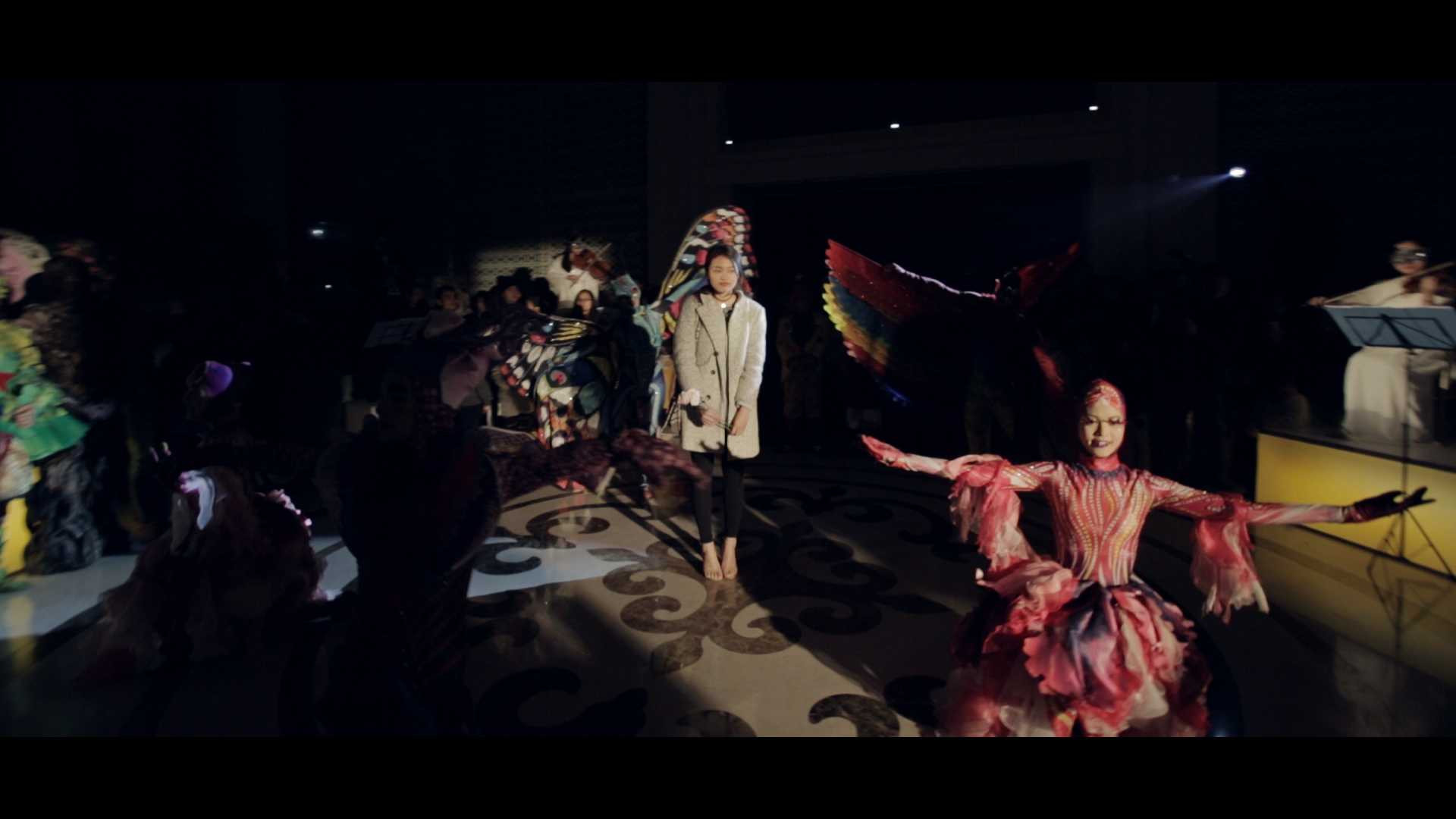 Chàng trai Việt kiều tỏ tình lãng mạn khiến bạn trẻ mê mẩn dịp Valentine