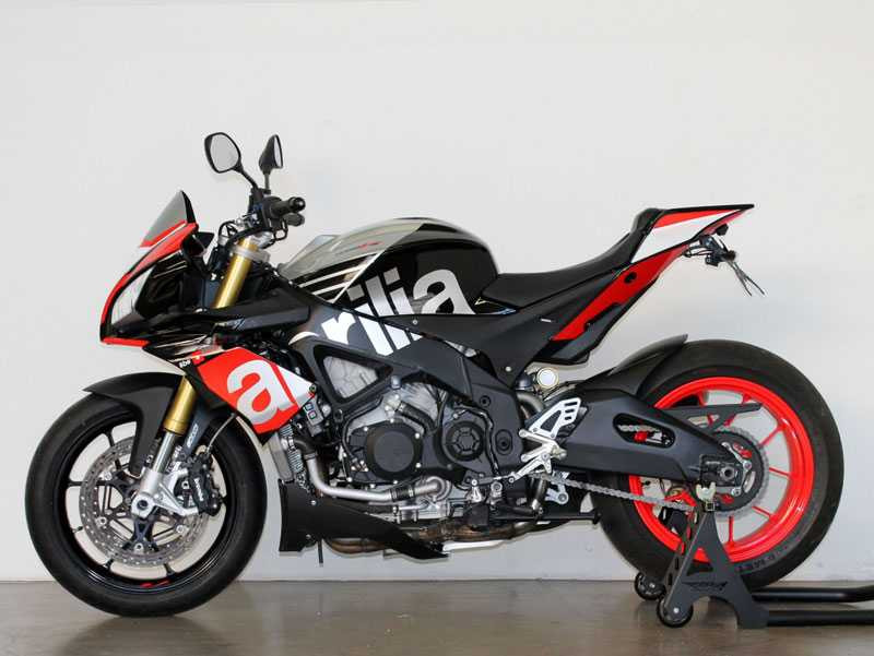 2. Aprilia Tuono V4R 1100 (công suất: 175,4 mã lực).