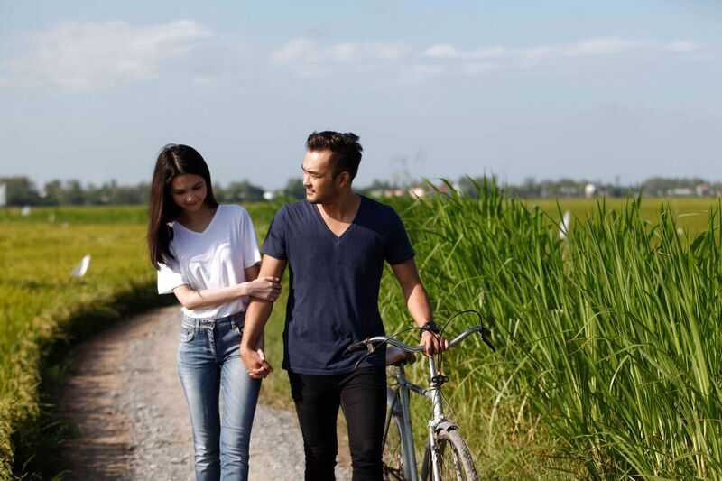 (VTC News) - Trong bộ phim về chính cuộc đời mình, Ngọc Trinh đã kể lại chuyện tình yêu cùng đại gia giấu mặt.