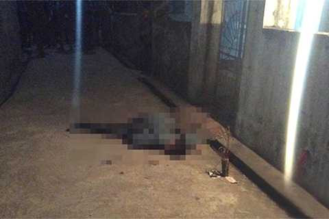 Trọng dùng dao truy sát rồi đâm chết bạn nhậu ngay tại cổng nhà.