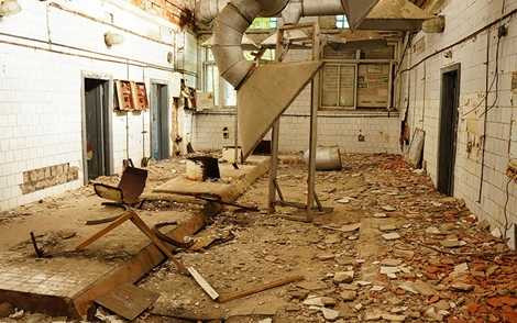 Khu bếp ăn bỏ hoang