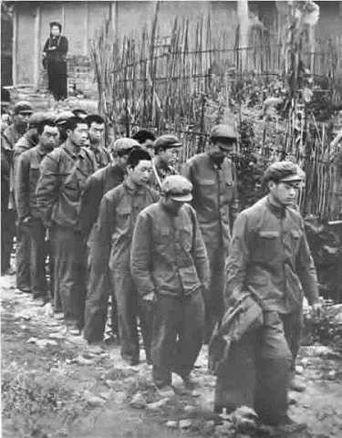 Lính Trung Quốc bị dân quân Việt Nam bắt sống trong chiến tranh biên giới 1979 Ảnh tư liệu