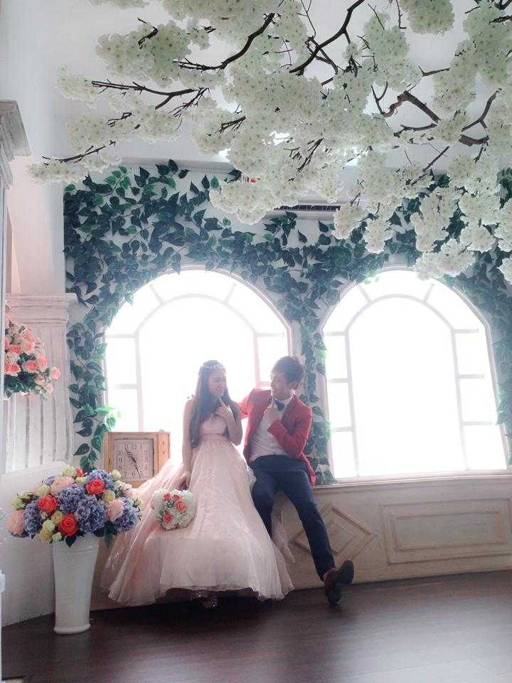 Loạt ảnh cưới điển trai, hào hoa của Hồ Quang Hiếu