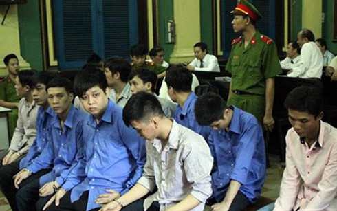 Các bị cáo trong phiên xử ngày 19/1/2016