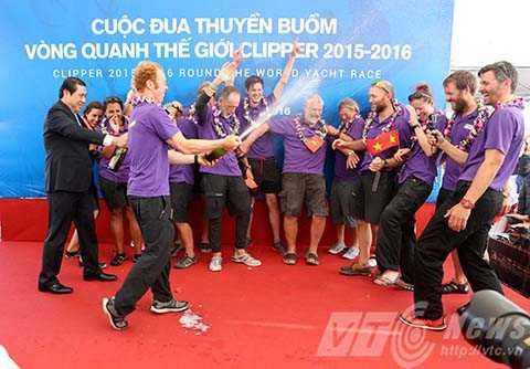 Đội đua thuyền buồm, vòng quanh thế giới, Đà Nẵng, Clipper Race 2015-2016